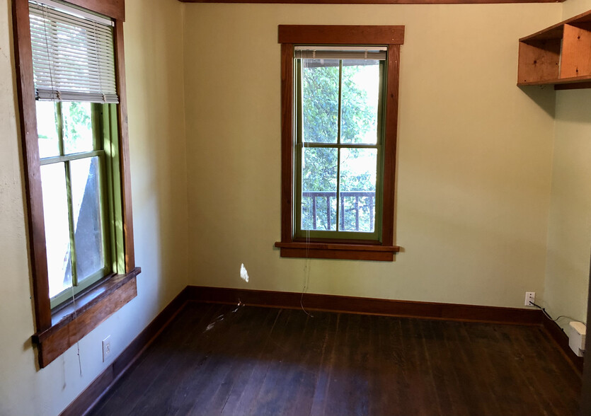 Downstairs Bedroom - 111 5th Street Aly