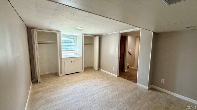 Building Photo - 104 Finwood Dr