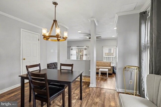 Building Photo - 216 Scott St