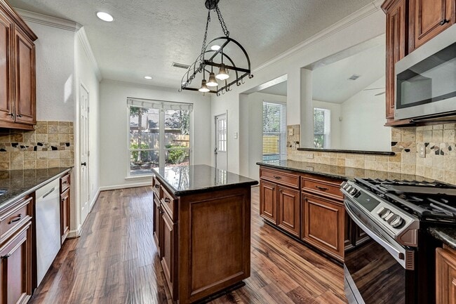 Building Photo - 15127 Trumpet Vine Ln