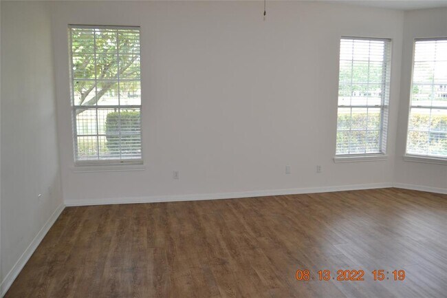 Building Photo - 4007 Sand Terrace Dr
