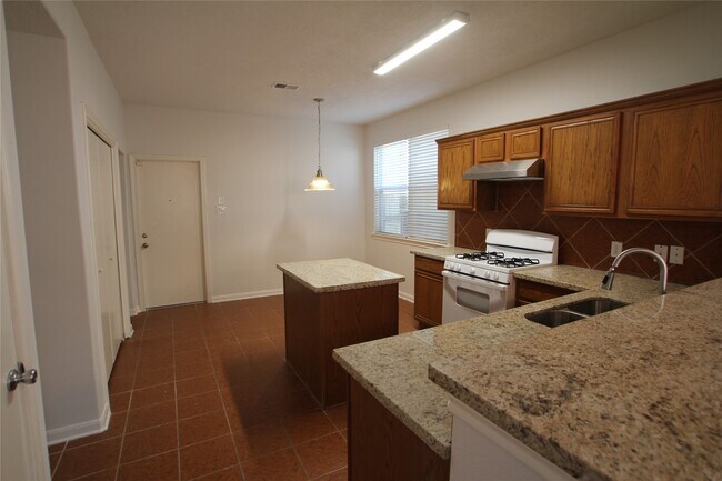 Building Photo - 814 Forest Thicket Ln