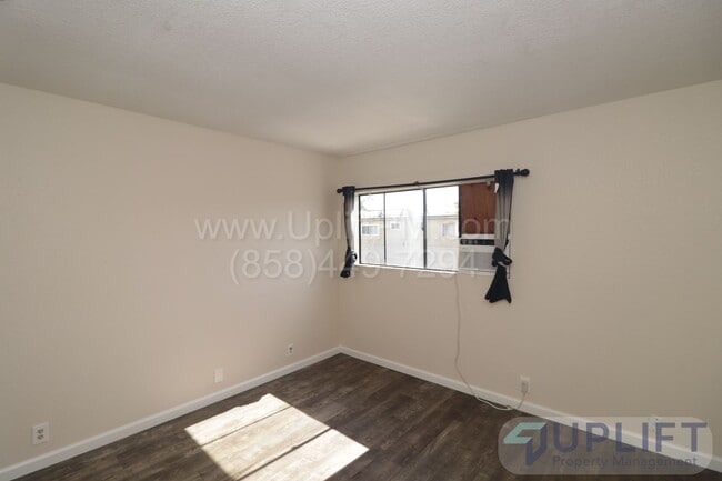 Building Photo - 2-bedroom, 2-bathroom home in a gated comm...