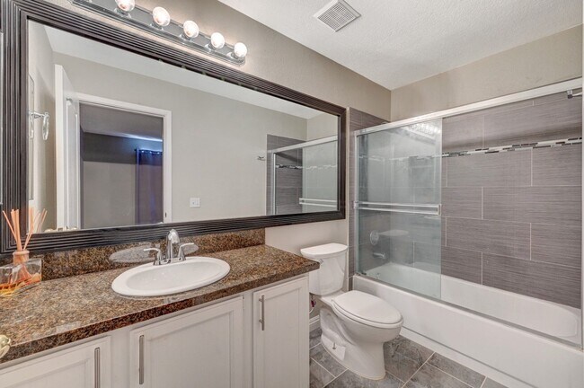 Building Photo - One-of-A-Kind 2 Story, 3 Bedroom with 3 Full Baths Home in the Heart of Summerlin!