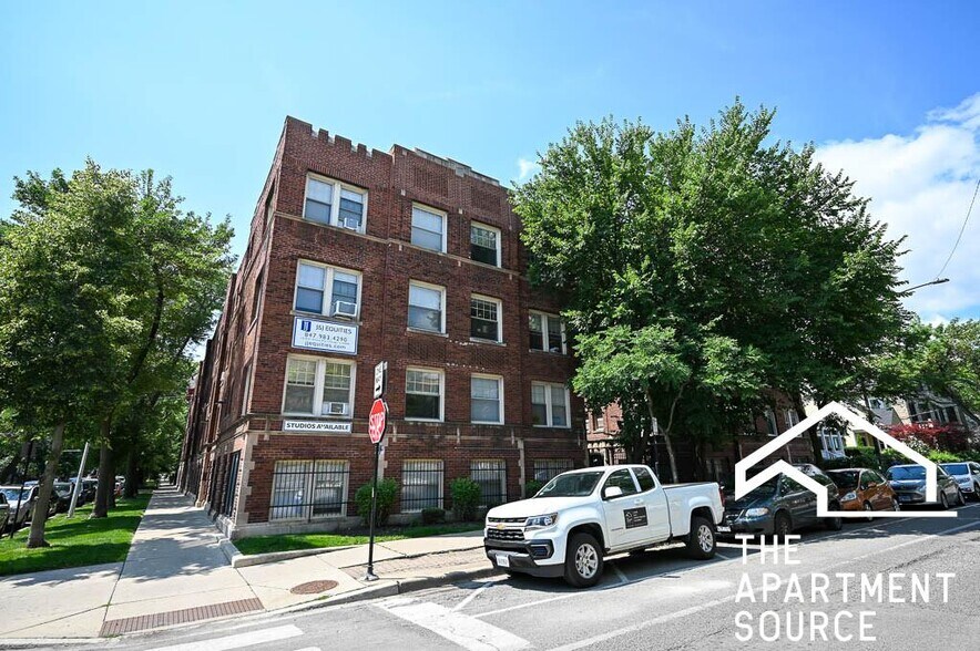 Building Photo - 3271 W Wrightwood Ave