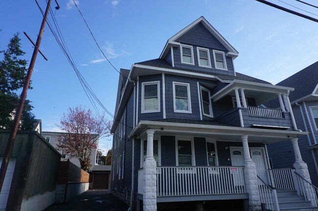Building Photo - 361 Gregory St
