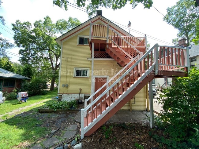 Building Photo - 1020 W Kalamazoo Ave