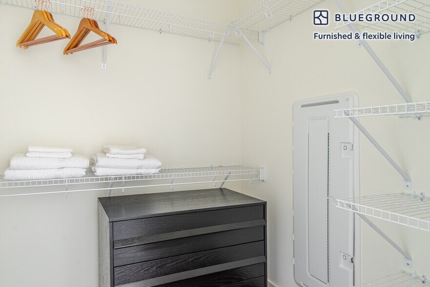 Building Photo - 100 Callan Ave