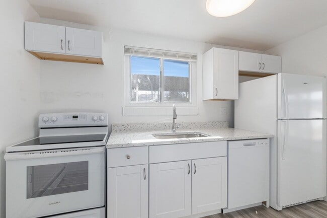 Building Photo - Large 4 bed 4 bath Home in Golden!