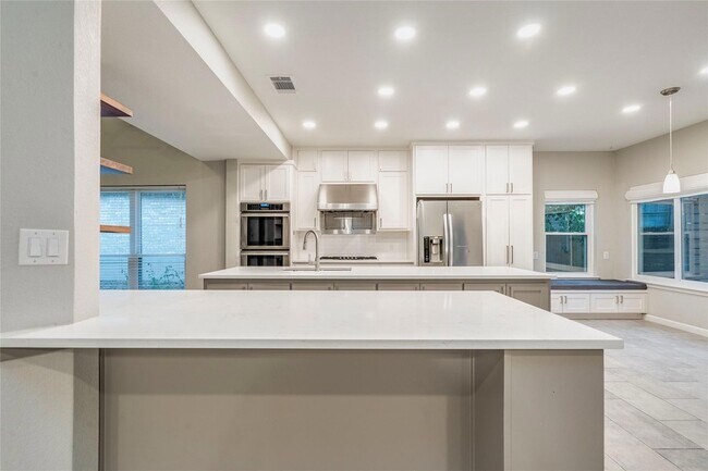 Building Photo - 10803 Sans Souci Pl