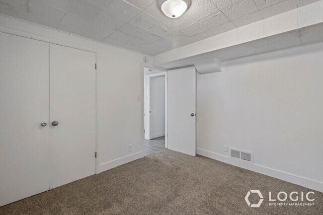 Building Photo - 615 15th St
