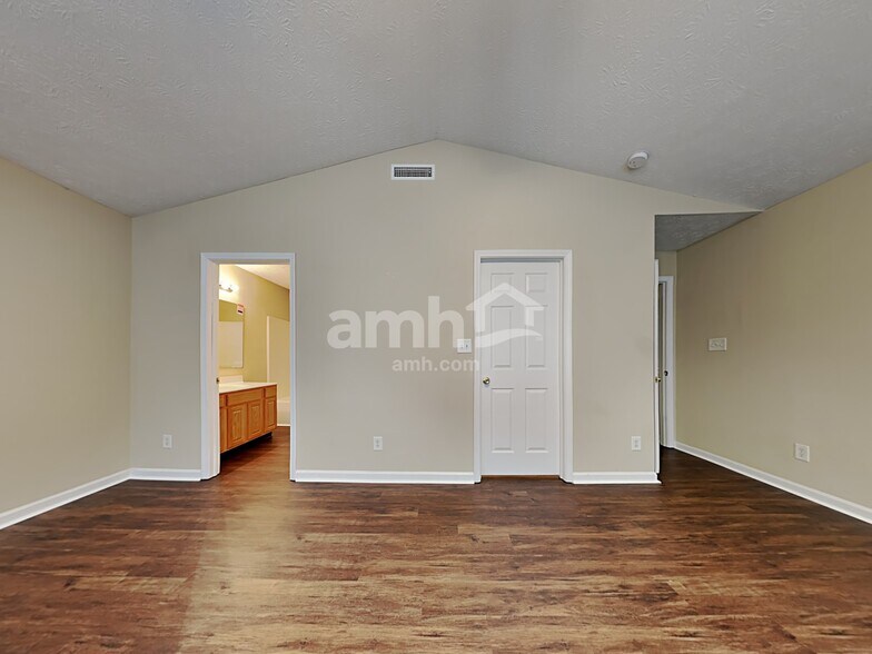 Building Photo - 881 Yellowwood Dr