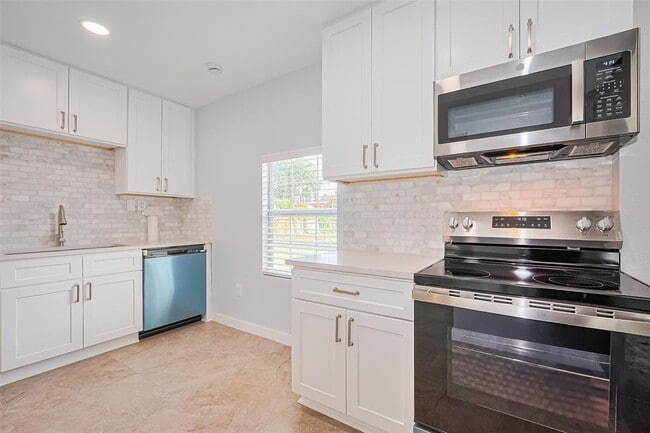 Building Photo - 52 Penway St