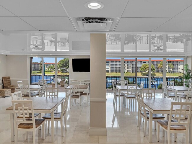 Building Photo - 1150 Hillsboro Mile