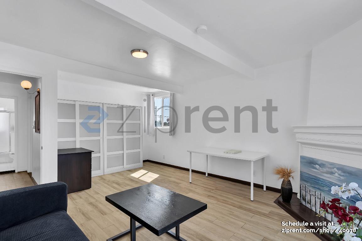 Building Photo - 1387 Goettingen St
