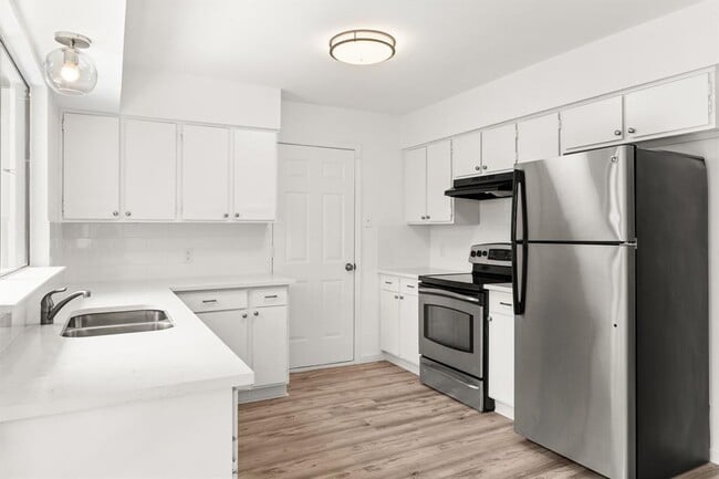Building Photo - 903 Silver Quail Ln