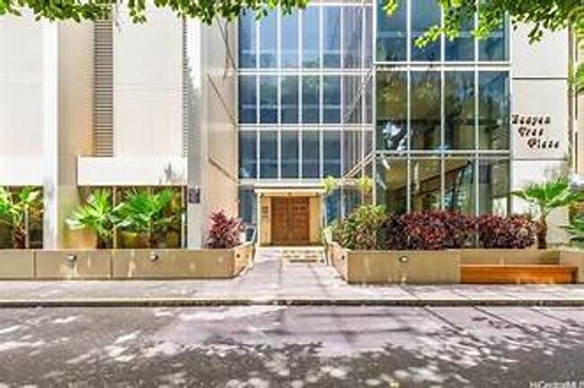 Building Photo - 1212 Punahou St