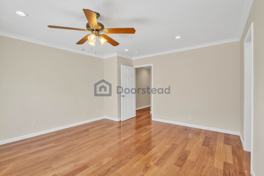 Building Photo - 505 Hiller St
