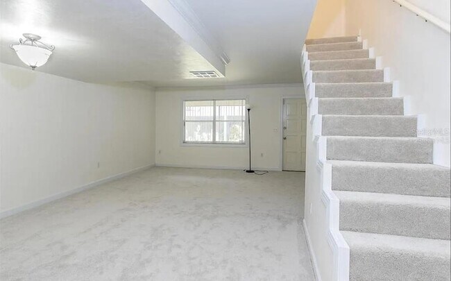 Building Photo - 3225 Ramblewood Dr N
