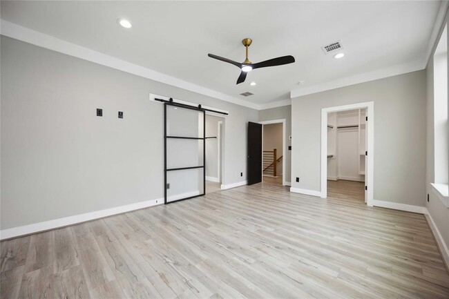 Building Photo - 602 W 28th St