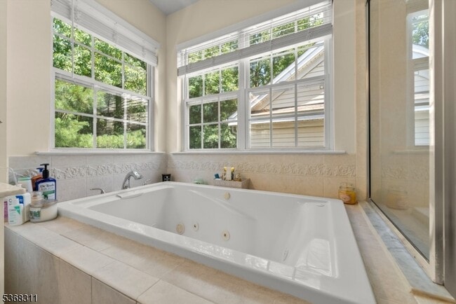 Building Photo - 112 Overhill Dr