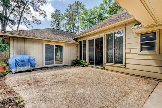 Building Photo - 17506 Rustington Dr