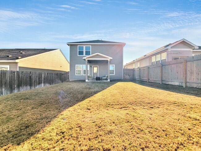Building Photo - Beautiful 5 BR / 3 BA Home for Rent in Pfl...