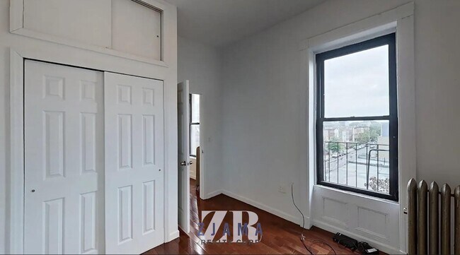 Building Photo - 68 Putnam Ave