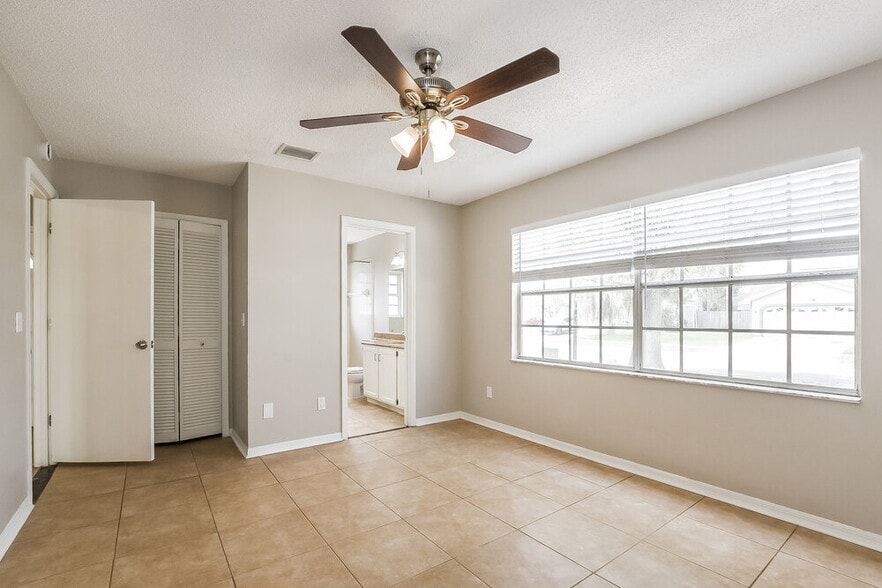 Building Photo - 201 Whiterapids Ct