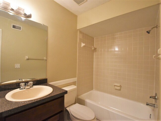 Building Photo - 3906 Sabal Palm Ct
