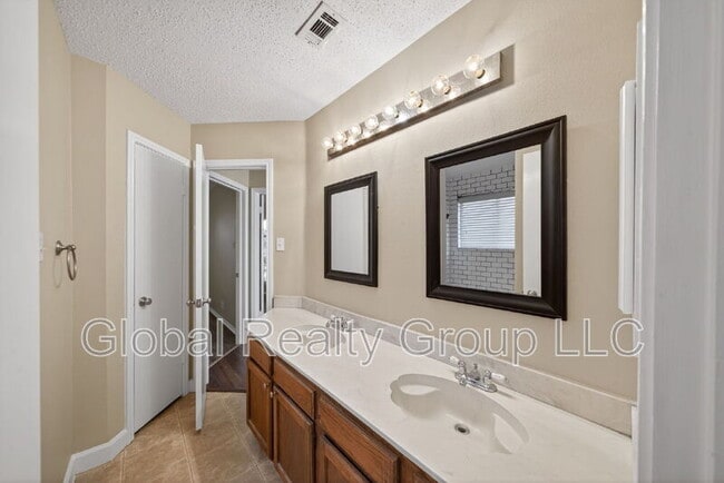 Building Photo - 8120 Forest Dawn