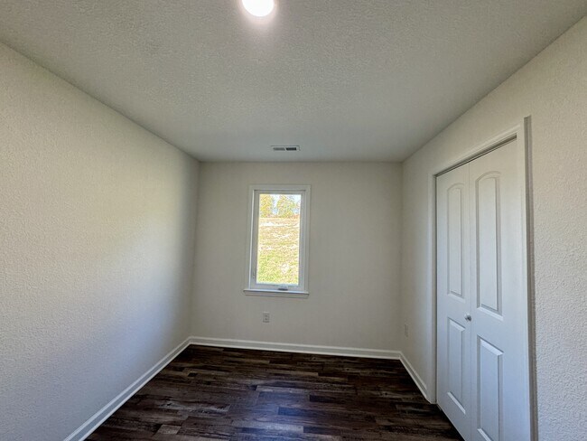 Building Photo - 6173 Unitia Rd