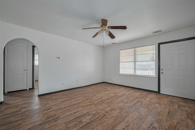 Building Photo - 423 Gammon Dr