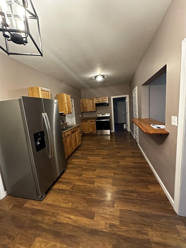 Building Photo - 111 Elm St