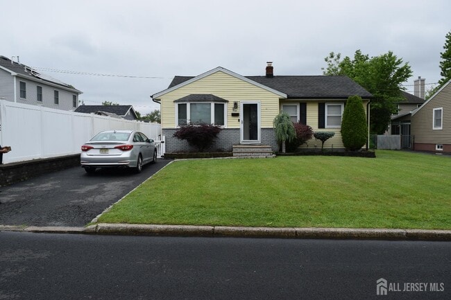 Primary Photo - 23 Pleasant Ave