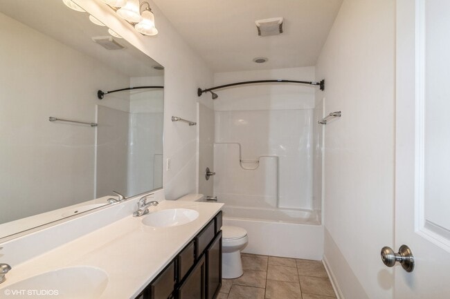 Building Photo - 69 Melrose Ct