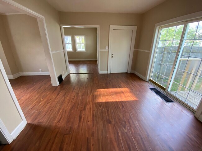 Building Photo - 1938 E Calvert St