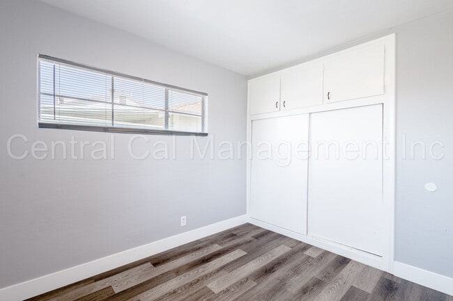 Building Photo - 3 Bedroom/1 Bath Home - $1695 Per Month!