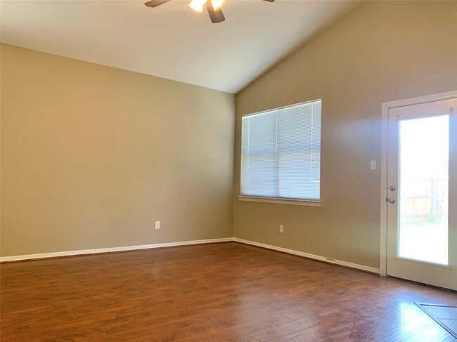Building Photo - 926 Andover Glen Dr
