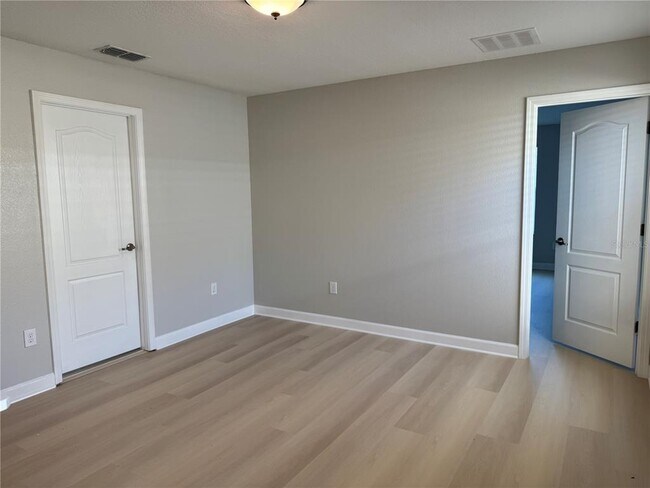 Building Photo - 15025 Evergreen Oak Loop