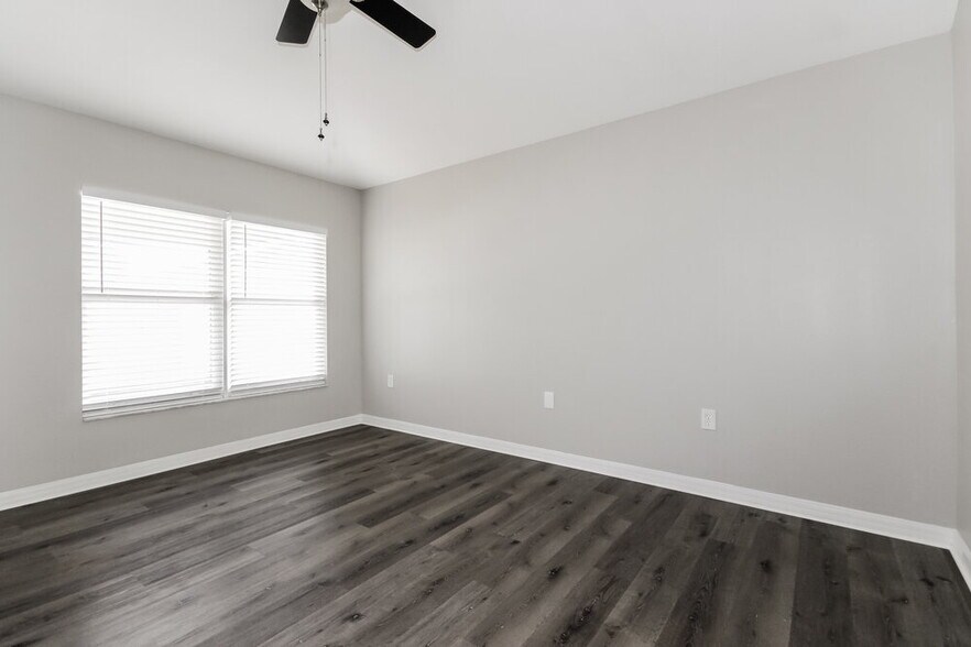 Building Photo - 423 Fern Gulley Dr