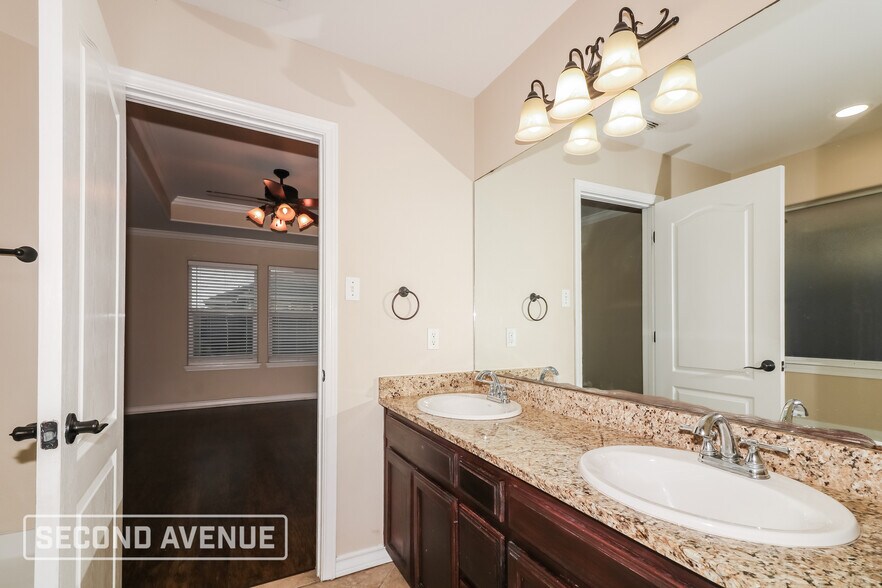 Building Photo - 3622 Garnet Ct