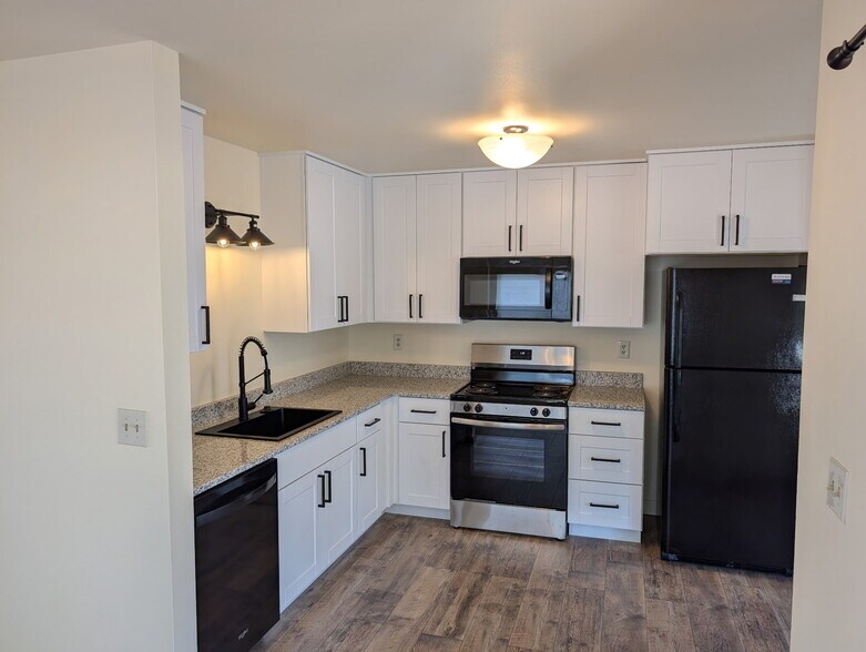 Building Photo - 3465 Lochwood Dr