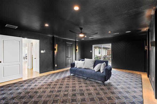 Building Photo - 6330 E Lovers Ln
