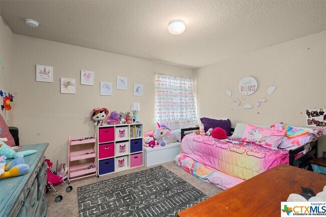 Building Photo - 114 Falcon Dr