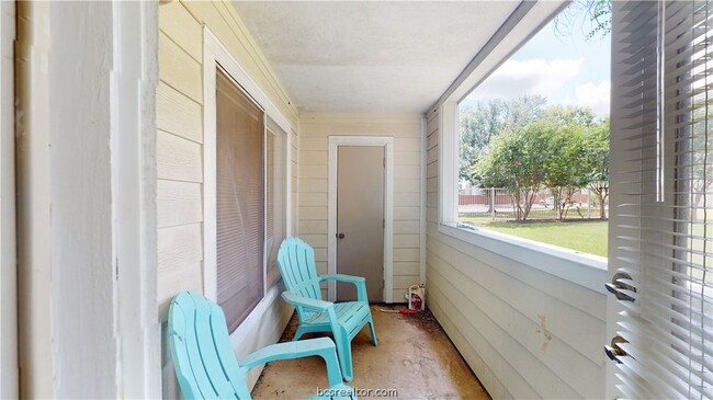 Building Photo - 529 Southwest PKWY Unit 102