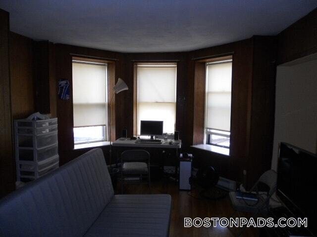 Building Photo - 32 Westland Ave