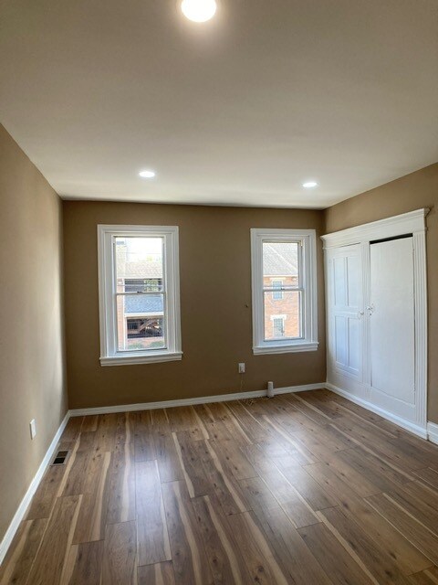 Building Photo - 4523 Parrish St