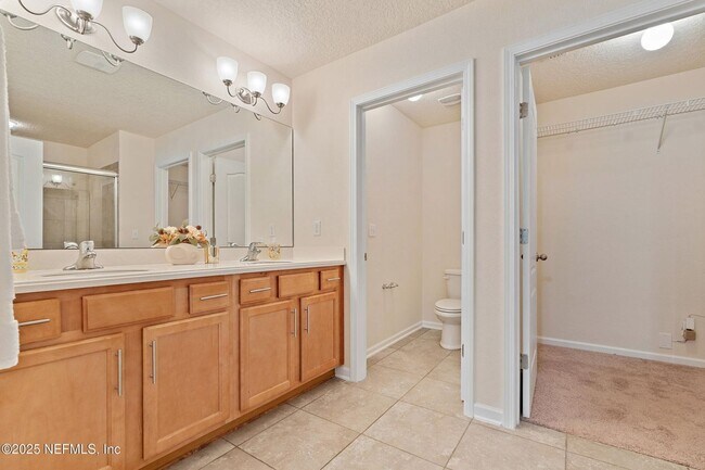 Building Photo - Cedarbrook Community Beauty, Holiday Gem, Available Now!