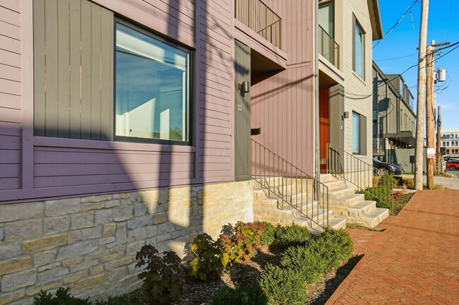 Building Photo - 33 N Blacksmith Ln